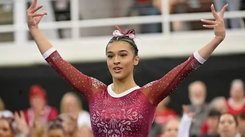 La gimnasta Luisa Blanco logra 10 perfecto y clasifica a los Juegos Olímpicos de París 2024