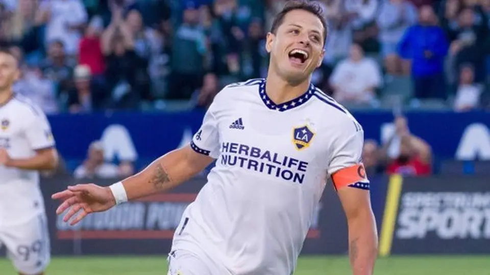 Chicharito Hernández: Anotó doblete en la derrota del Galaxy ante el Sporting Kansas