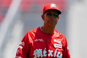 ¡Te vas! Lorenzo Bundy, primer manager expulsado de la temporada