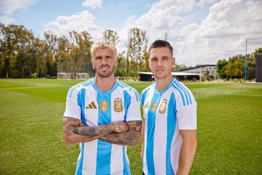 Uniforme de local de Argentina para la Copa América 2024