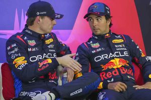 Max Verstappen y Checo Pérez dominan la primera práctica del GP de Japón