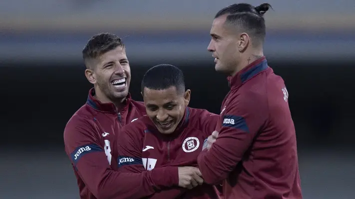 Ex de Cruz Azul fue 'atacado' por aficionados de Independiente Medellín con una navaja