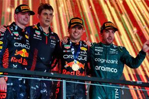 Christian Horner en pláticas para que Fernando Alonso corra en Red Bull ¿Qué pasará con Checo?