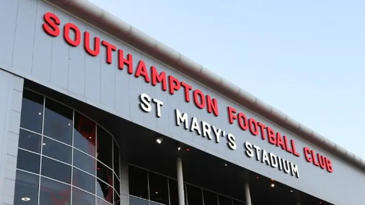 Partido entre Southampton y el Preston North End en la EFL Championship se aplazó por incendio