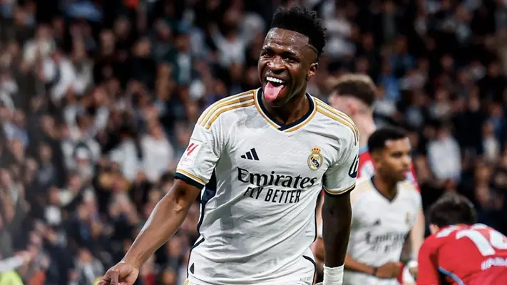 Real Madrid golea a Celta de Vigo y se aleja en el liderato de LaLiga