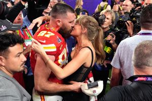 Travis Kelce viajó en vuelo privado a Australia para estar con Taylor Swift