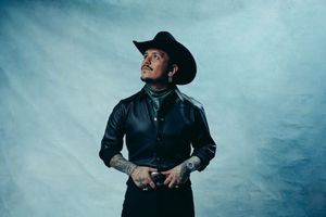 Christian Nodal, pide apoyo para los bomberos chilenos que están combatiendo los peores incendios de su país