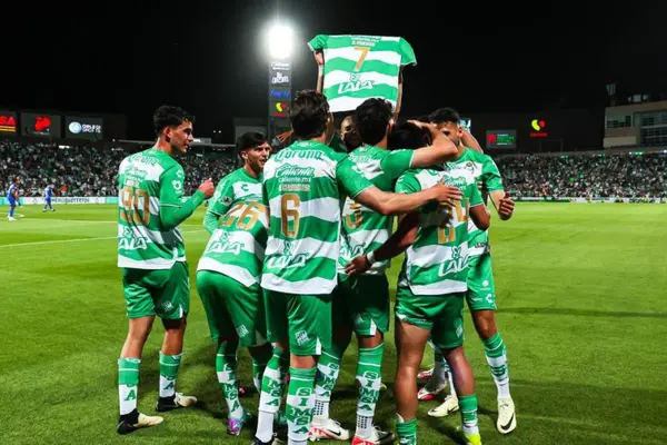 Jugadores de Santos festejaron ante Cruz Azul con jersey de Harold Preciado