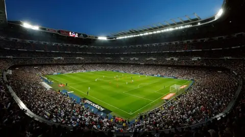 Iker Casillas festejó partido de NFL en el Santiago Bernabéu y dio a su favorito en el Super Bowl