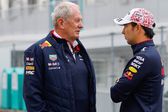 Helmut Marko elogia a Checo Pérez y asegura que la mejor opción es renovarlo