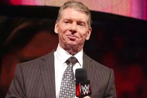 Bufete de abogados lanza sitio web para encontrar más víctimas de Vince McMahon y John Laurinaitis