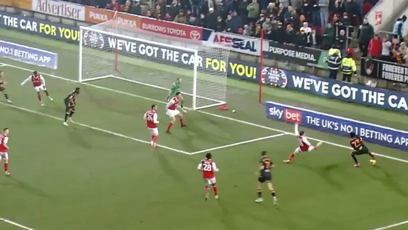 ¿Puskás 2024? Jaden Philogene, del Hull City, marca un golazo en el futbol inglés