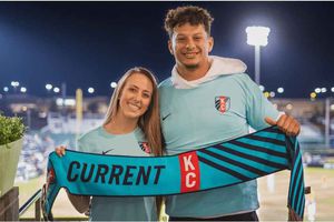 ¡Invitado de lujo! Patrick Mahomes asistió al partido inaugural del estadio CPKC