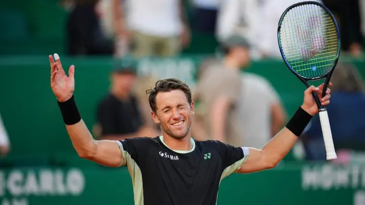 Casper Ruud vence a Djokovic y enfrentará a Tsitsipas en la final de Montecarlo