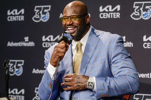 ¡Homenajeado! Orlando Magic retiró el dorsal de Shaquille O’Neal en una noche nostálgica