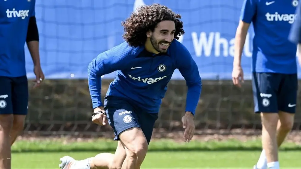 Cucurella entrenando con el Chelsea | TWITTER: @ChelseaFC