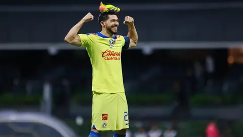 Henry Martín igualó récord de Salvador Cabañas en América y emuló su festejo