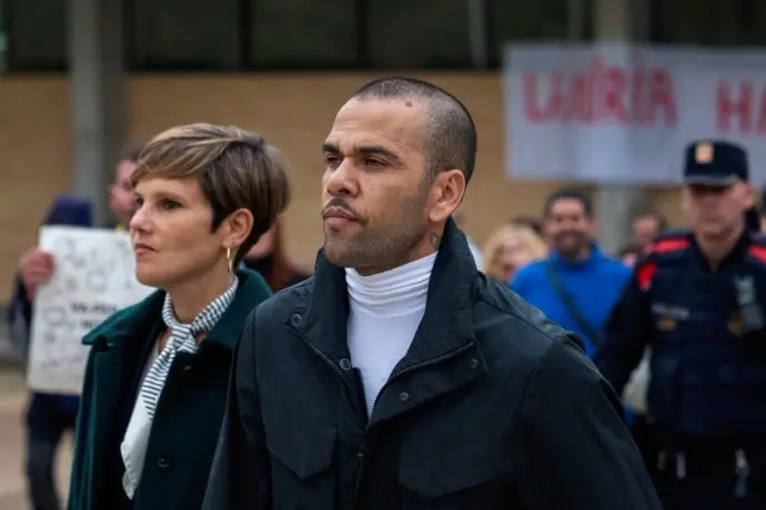 Dani Alves dio sus primeras declaraciones tras dictarse su libertad condicional