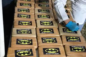 Marina encuentra cargamento de 'bati-cocaína' en Acapulco