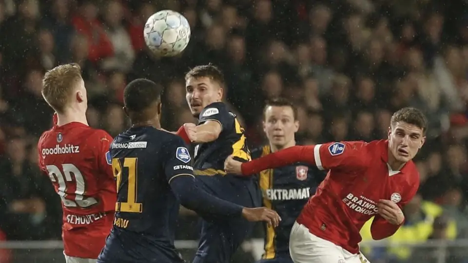 ¡Agónico! El PSV vence al Twente con un gol en la última jugada de Ricardo Pepi