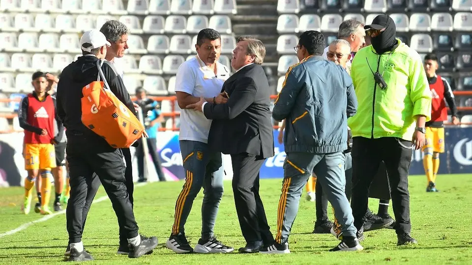 Miguel Herrera explicó conato de bronca con Pachuca: "Están jodiendo y molestan"