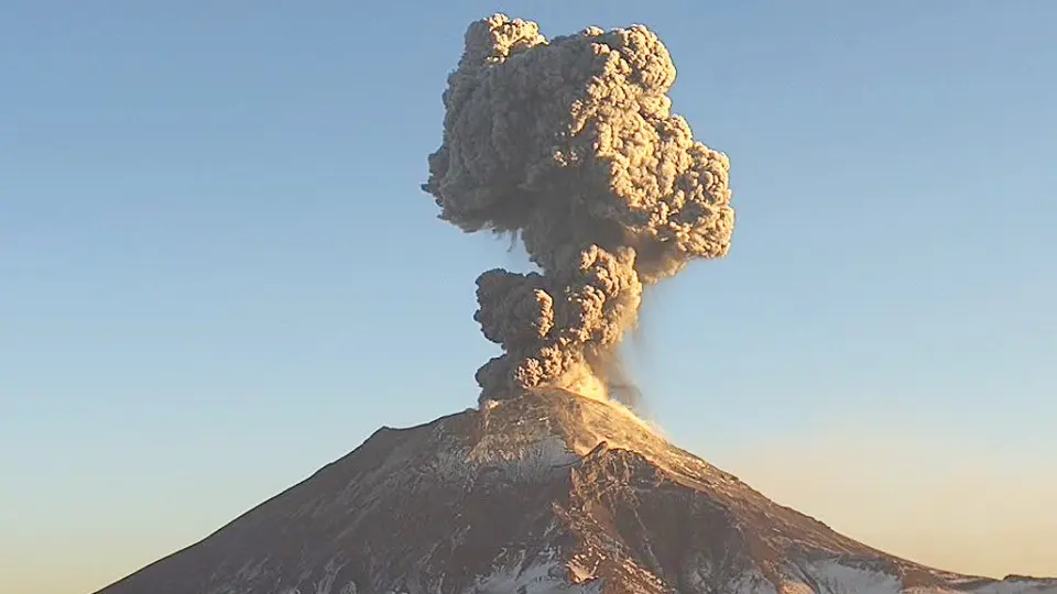 ¿Llegarán las cenizas del Popocatépetl a la CDMX? Esto es lo que sabemos