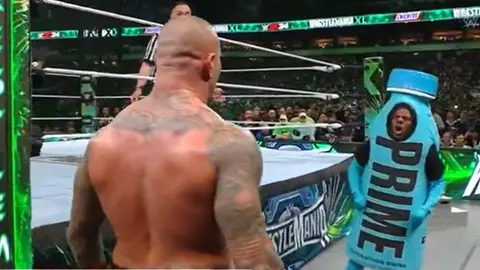 IShowSpeed se roba los reflectores en Wrestlemania y ayuda a Logan Paul a retener título