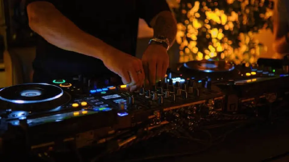 ¡Súbele a la música! Este 9 de marzo se celebra el Día internacional del DJ
