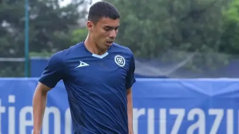 Bryan Gamboa, canterano de Cruz Azul, es convocado para el duelo ante Querétaro