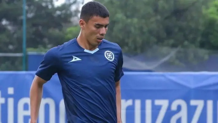 Bryan Gamboa, canterano de Cruz Azul, es convocado para el duelo ante Querétaro