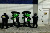 Aparecen ranas robadas de Señor Frogs Acapulco en Nezahualcóyotl