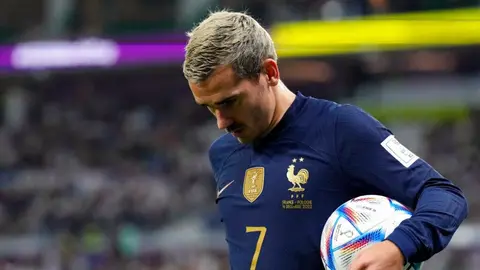 ¡Fin de la racha! Griezmann abandona la concentración de Francia por lesión