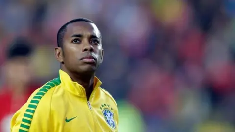Robinho acusa injusticia en condena por violación: "Soy víctima de racismo"