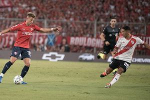 Independiente pone el tema de Dragon Ball en el calentamiento del equipo local