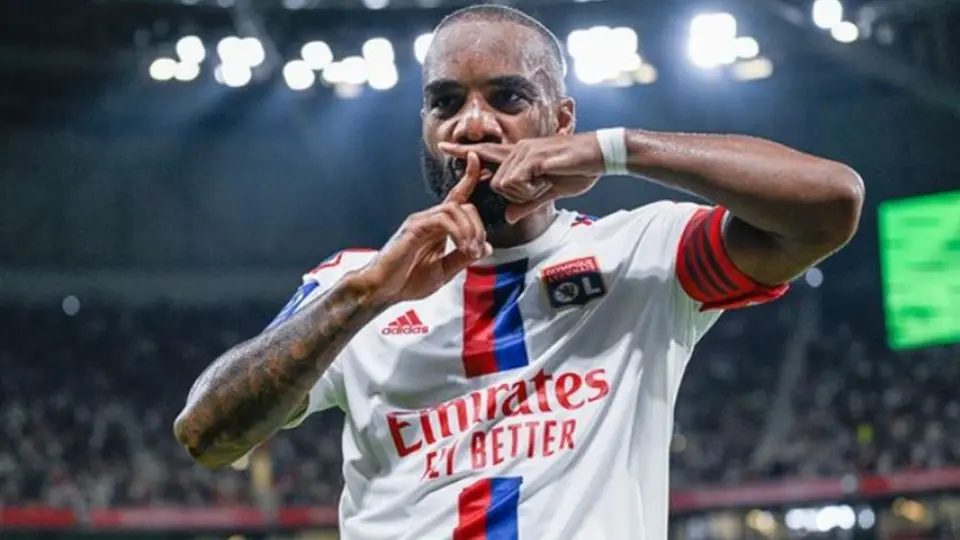 Ligue 1: Lyon superó al Ajaccio en el arranque del torneo francés