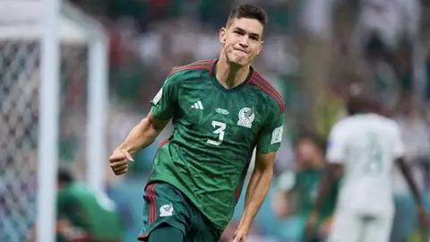 César Montes es papá por segunda ocasión, esta mañana recibió a su hija