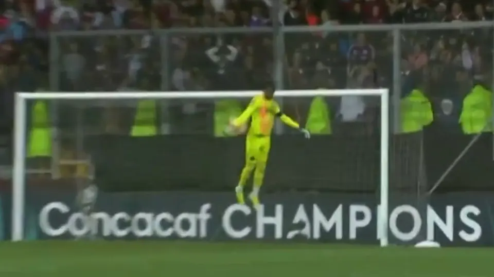 ¿Oso del año? Portero del Philadelphia Union comete grave error en Concachampions