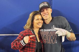 ¡Anti-swiftie por el Super Bowl! Mamá de Christian McCaffrey no escuchará a Taylor Swift