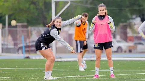 ¡A lo Will Smith! Tigres Femenil presume a Natalia Villarreal en sus entrenamientos