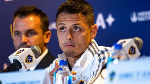 Chicharito aclaró sus polémicas: ‘Le pido perdón al niño y a su familia’