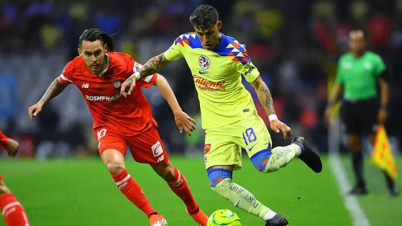 ¿Robo? David Faitelson insinúa en redes sociales que el arbitraje no le marcó un penal claro a Toluca