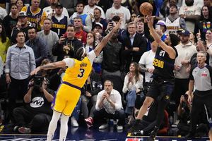 ¡De alarido! Murray encesta en el último minuto para ganar el Juego 2 ante los Lakers