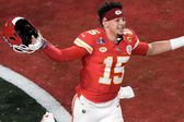 Patrick Mahomes se une al club legendario de Larry Bird tras el triunfo en el Super Bowl