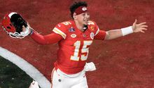 Patrick Mahomes se une al club legendario de Larry Bird tras el triunfo en el Super Bowl