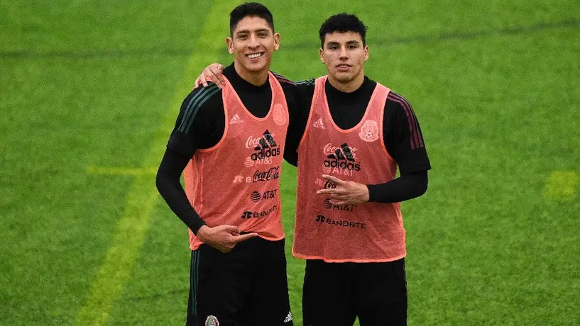 Edson Álvarez le dio la bienvenida al Ajax a Jorge Sánchez con una emotiva carta