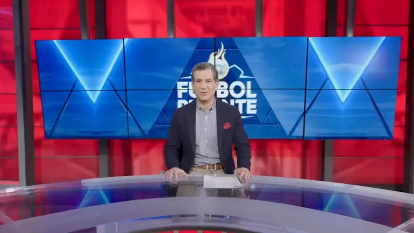 Javier Alarcón en la mesa de Futbol Picante l CAPTURA