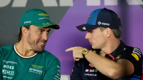 Fernando Alonso no se descarta como opción para Red Bull, aunque toma con calma los rumores