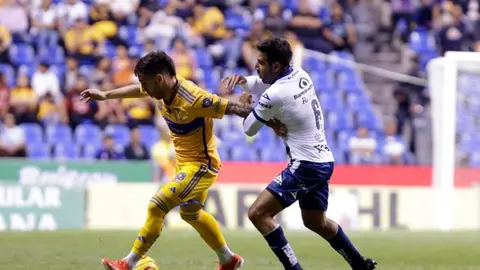 Tigres logra victoria en complicado partido contra Puebla
