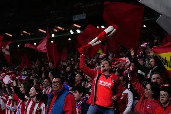 Afición de Atlético de Madrid entonó cánticos racistas contra Vinicius Jr en Champions League