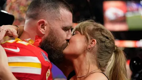 Travis Kelce tendrá que 'dividir' su agenda entre los Kansas City Chiefs y Taylor Swift